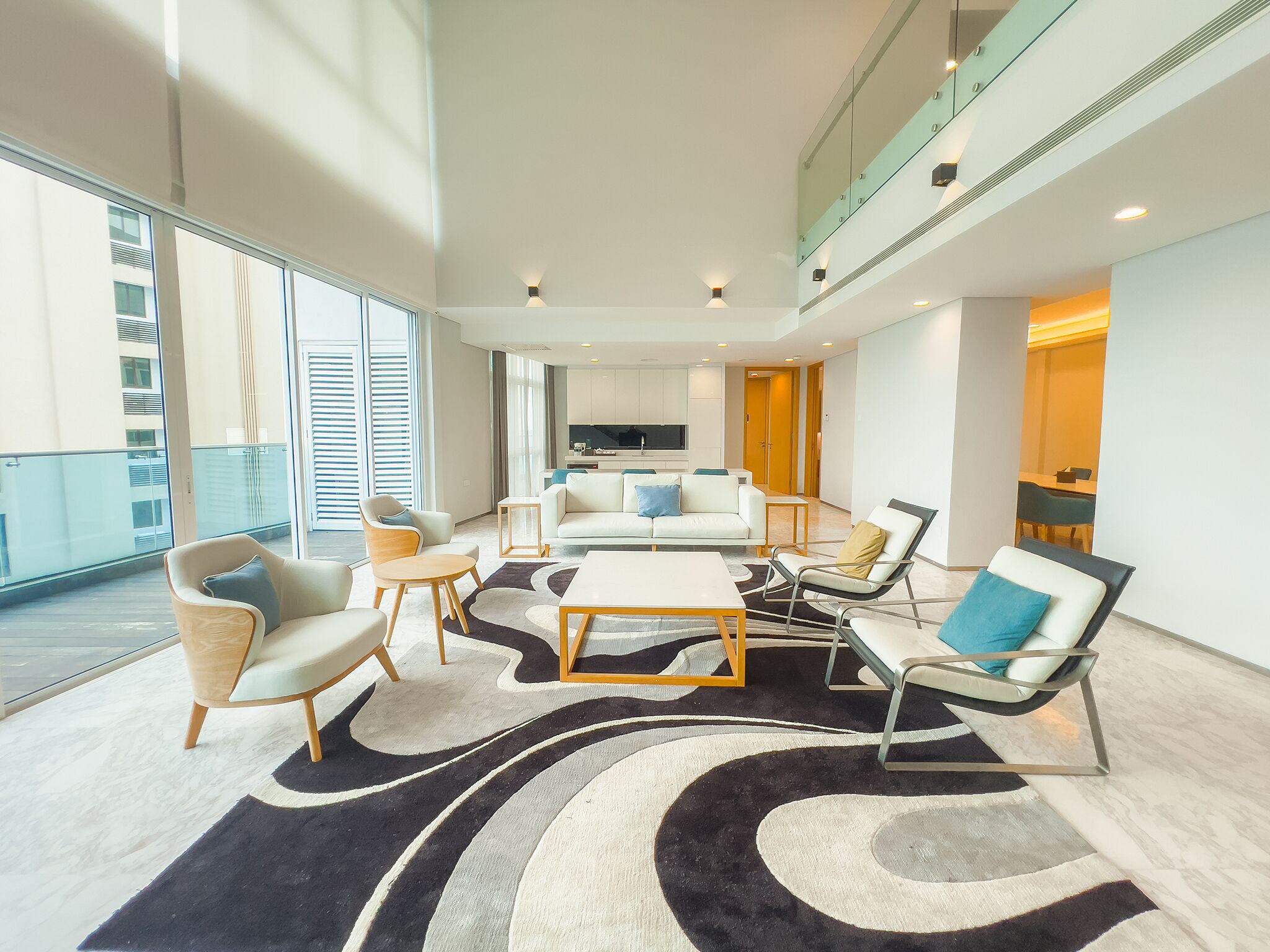 PENTHOUSE 4 BEDROOM DUPLEX | 獨特設計、獨特裝修、書桌、手提電腦工作空間