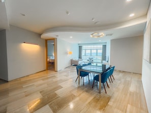 Living area - UH FLAT HOTELS & RESORTS PINETREE (Iskandar Puteri)