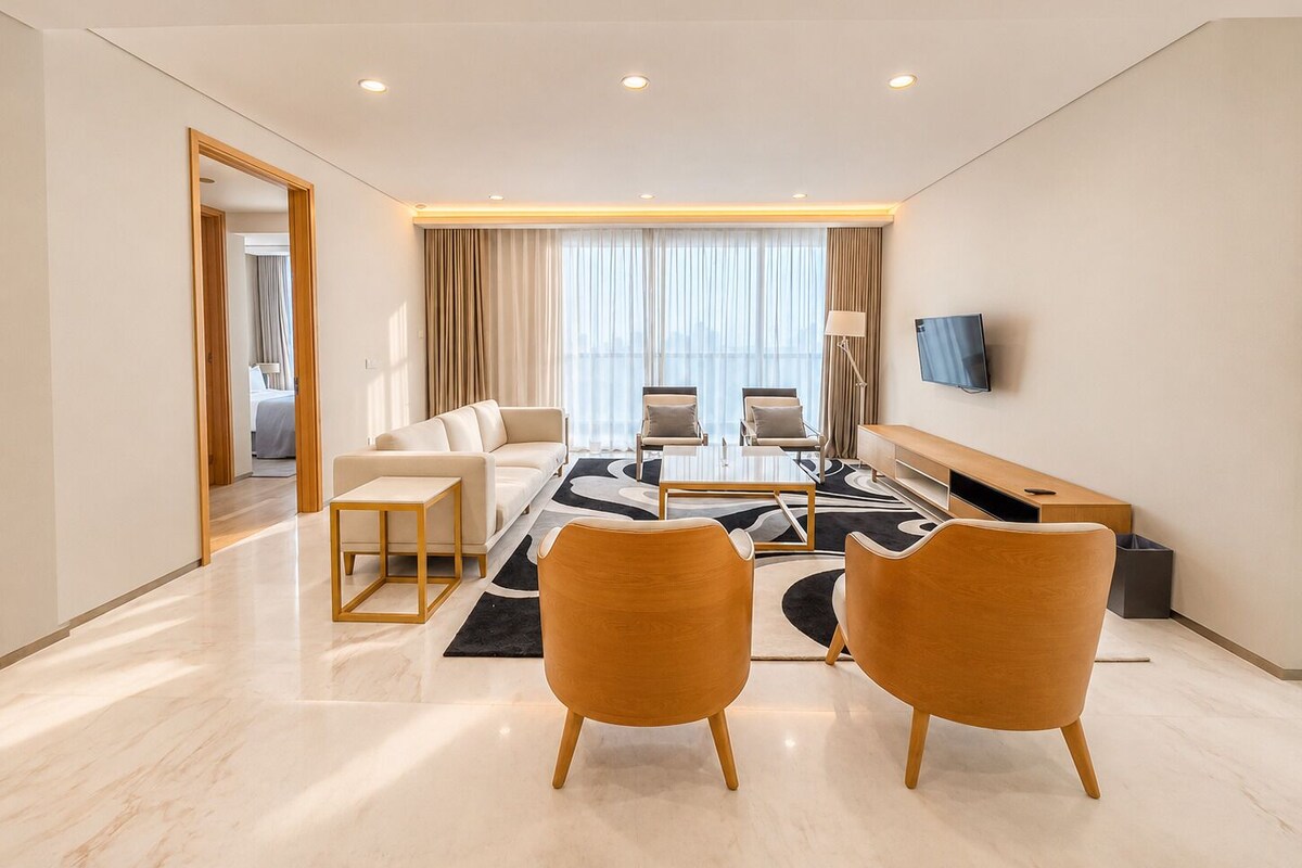 PENTHOUSE 5 BEDROOM | Desk, laptop workspace, blackout drapes, iron/ironing board