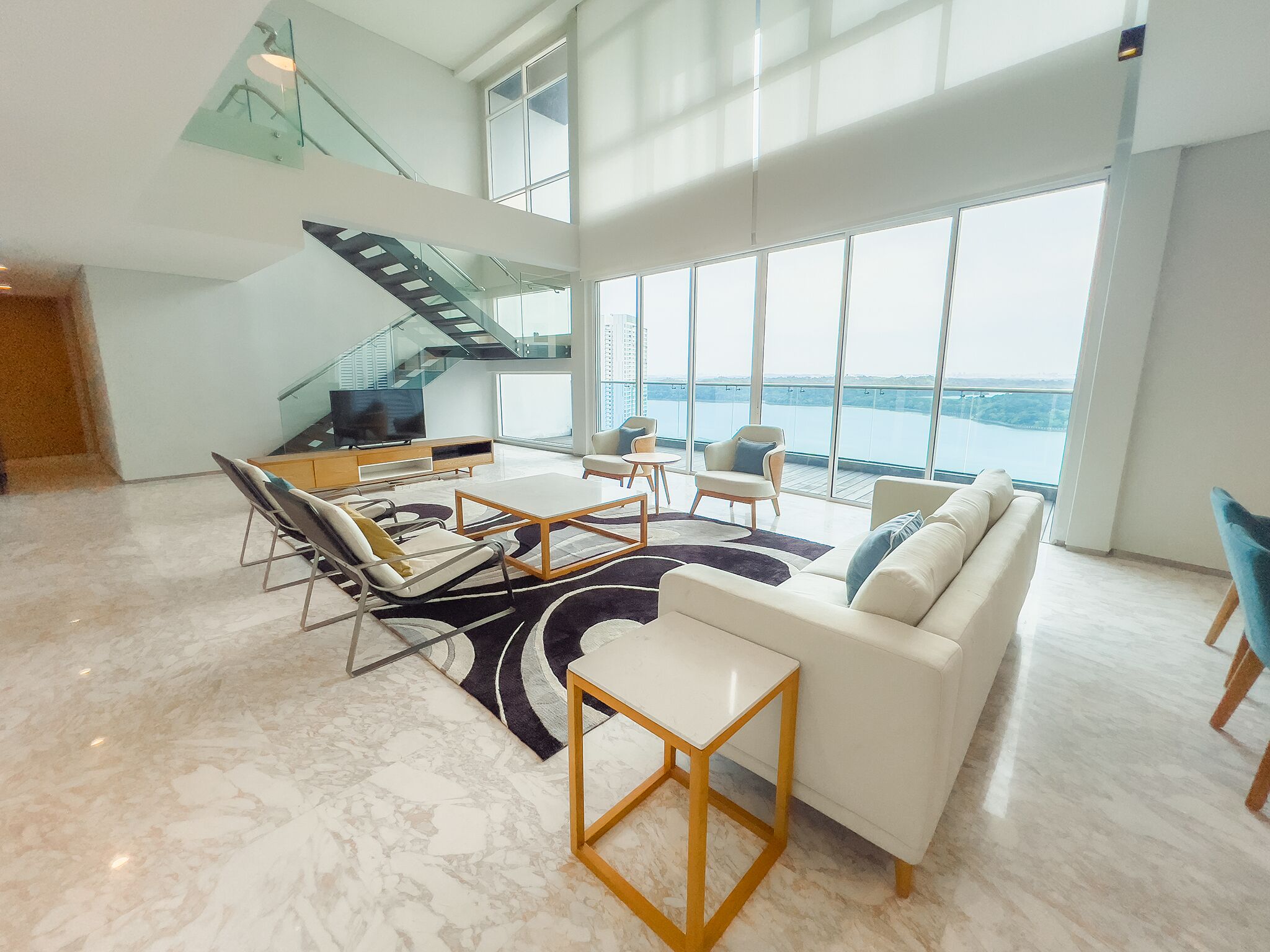 PENTHOUSE 4 BEDROOM DUPLEX | 獨特設計、獨特裝修、書桌、手提電腦工作空間