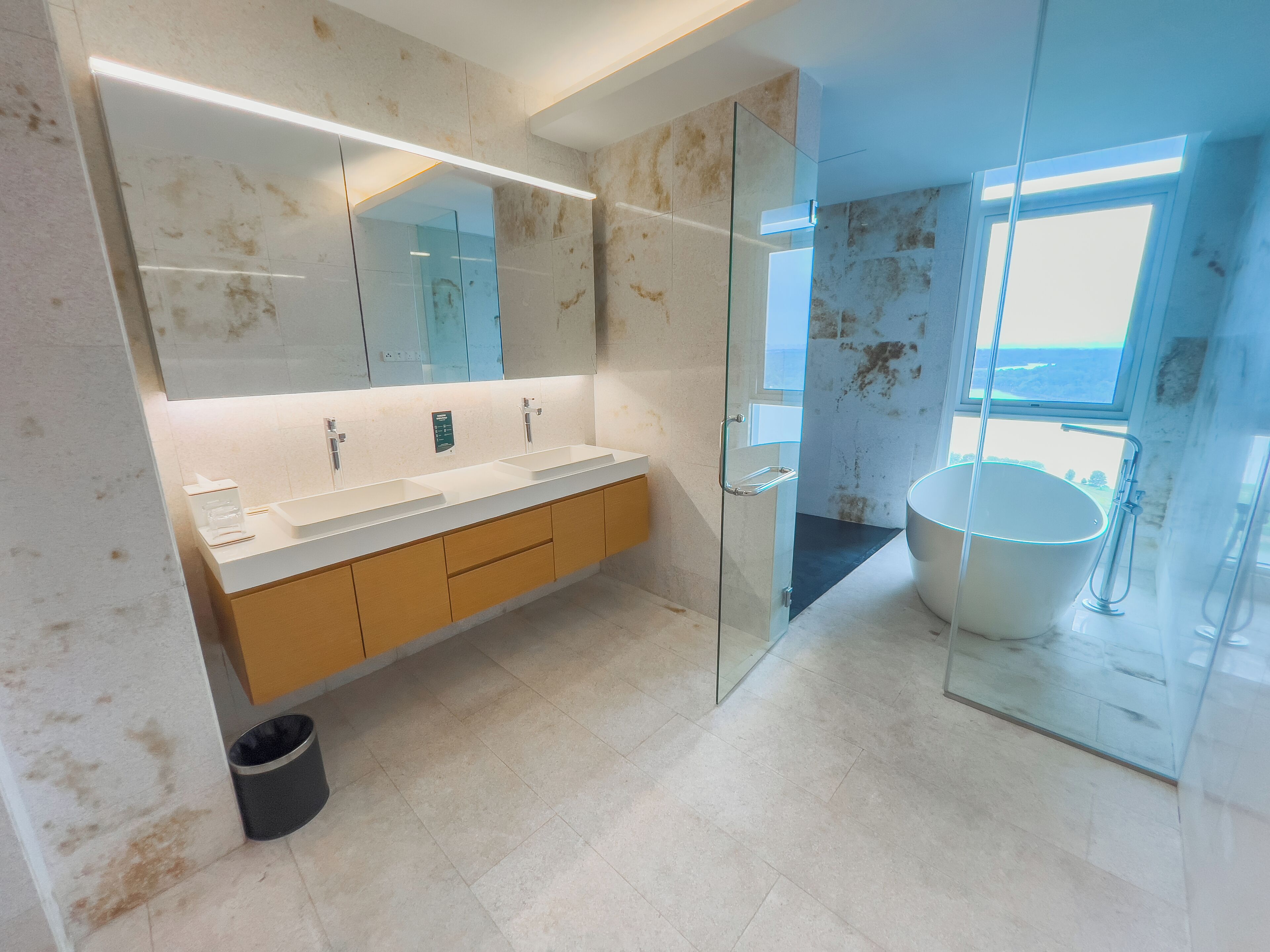 PENTHOUSE 4 BEDROOM DUPLEX | Badezimmer | Haartrockner, Handtücher, Shampoo, Toilettenpapier