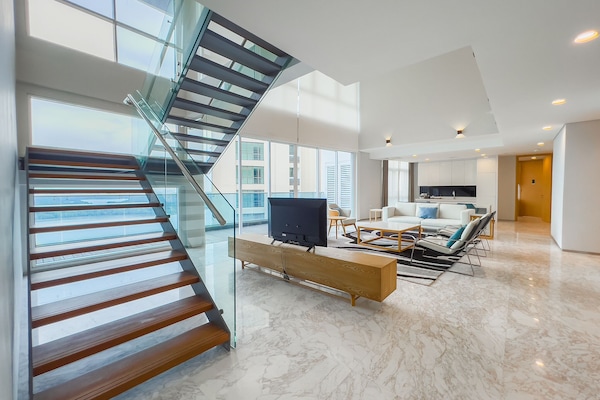 PENTHOUSE 4 BEDROOM DUPLEX | Individually decorated, individually furnished, desk, laptop workspace