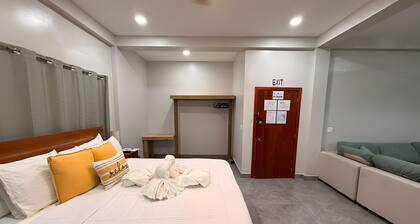 MeMeâs Place â Honeycreeper