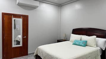 In-room safe, iron/ironing board, WiFi, bed sheets