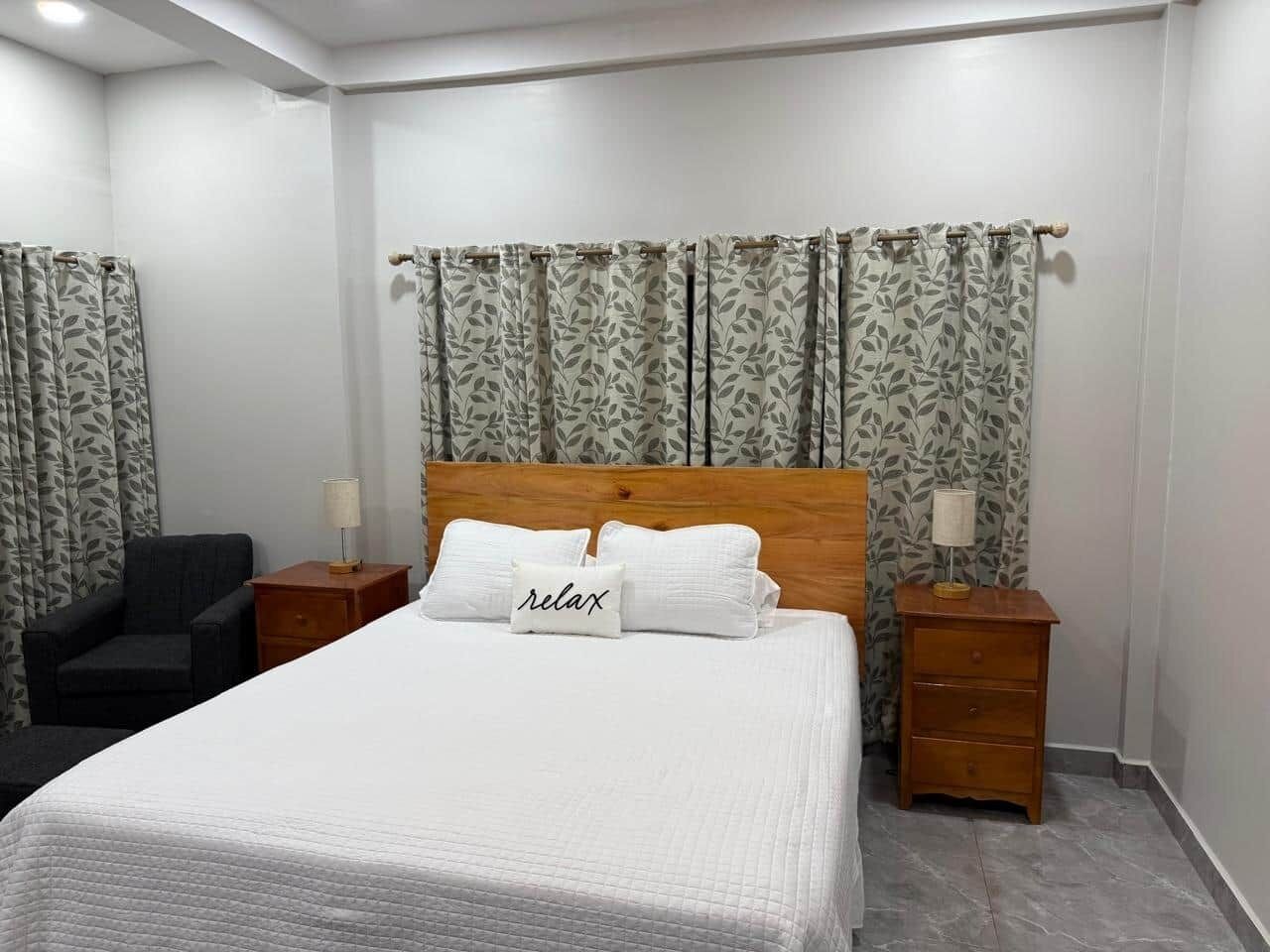 1 chambre, coffres-forts dans les chambres, bureau