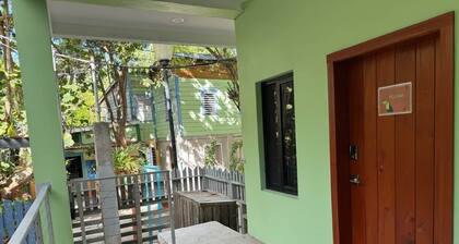 MeMe’s Place – Toucan