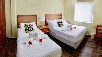 4 bedrooms, in-room safe, desk, iron/ironing board