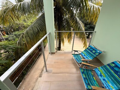 MeMe’s Place – Hummingbird