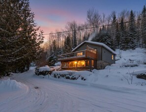 Exterior - Lakeside & Private dock | Le Suisse d-Entrelacs (Entrelacs)
