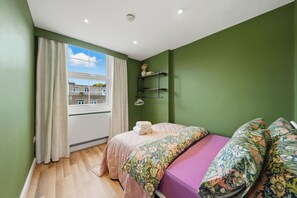 2 bedrooms, iron/ironing board, WiFi, bed sheets - Comfortable 2 Bedroom Flat-Easy Access to Central (London)