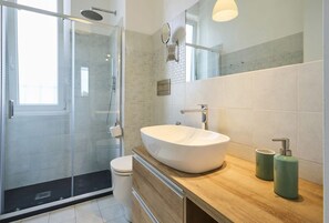 Douche, bidet