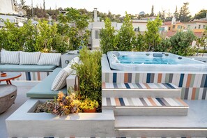 Bain à remous extérieur