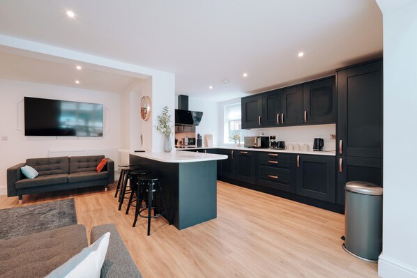 Interior - Ivory House - Beautiful 6 Bedroom House (Gorleston-on-Sea)