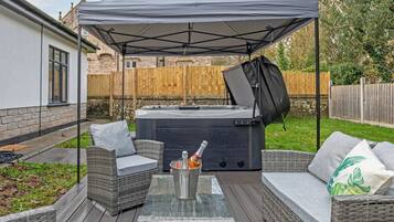 Casa de campo superluxo, 2 quartos, para não fumantes, vista para o jardim | Banheira de hidromassagem particular