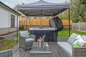 Luxury Cottage, 2 Bedrooms, Non Smoking, Garden View | Private spa tub - 2 Bedroom Holiday Retreat With Hot Tub (Appleby-in-Westmorland)