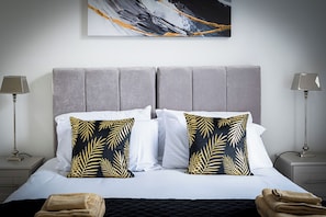 Luxury Cottage, 2 Bedrooms, Non Smoking, Garden View | Free WiFi - 2 Bedroom Holiday Retreat With Hot Tub (Appleby-in-Westmorland)