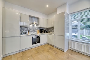 Luxury Cottage, 2 Bedrooms, Non Smoking, Garden View | Private kitchen | Electric kettle, toaster - 2 Bedroom Holiday Retreat With Hot Tub (Appleby-in-Westmorland)