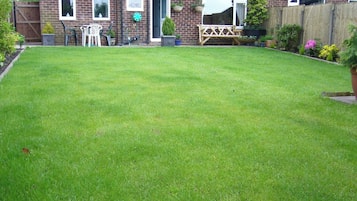 Shared Dormitory, 1 Bedroom, Garden View | Property grounds