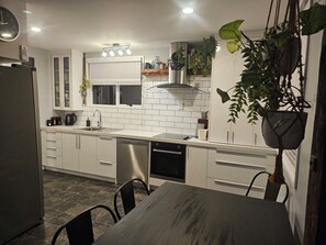 Microwave, oven, stovetop, dishwasher