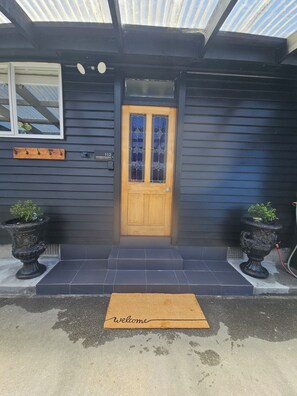 Exterior detail - Livingstone Retreat is perfect for family's & large groups to relax & enjoy! (Hokitika)