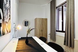 Dining - Beautiful Room + Garden | Easy Reach to Belvedere (Vienna)