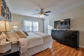 2 makuuhuonetta, työpöytä, silitysrauta/-lauta, Wi-Fi