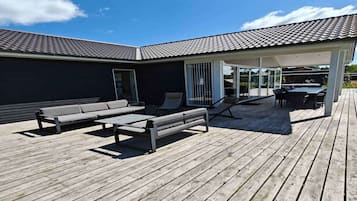 House | Bahagian luar