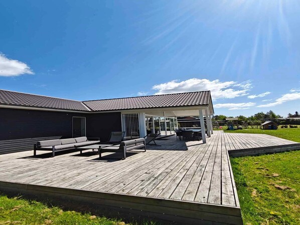 House | Terrace/patio