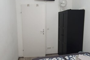 WiFi, bed sheets - Elegant Stay Near City – Direct U3 Metro Access (Vienna)