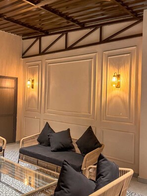 3BHK Entire Villa With Swimming Pool | غرفة المعيشة