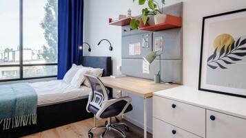 Kahden hengen huone | Työpöytä, kannettavalle tietokoneelle sopiva työtila, ilmainen Wi-Fi