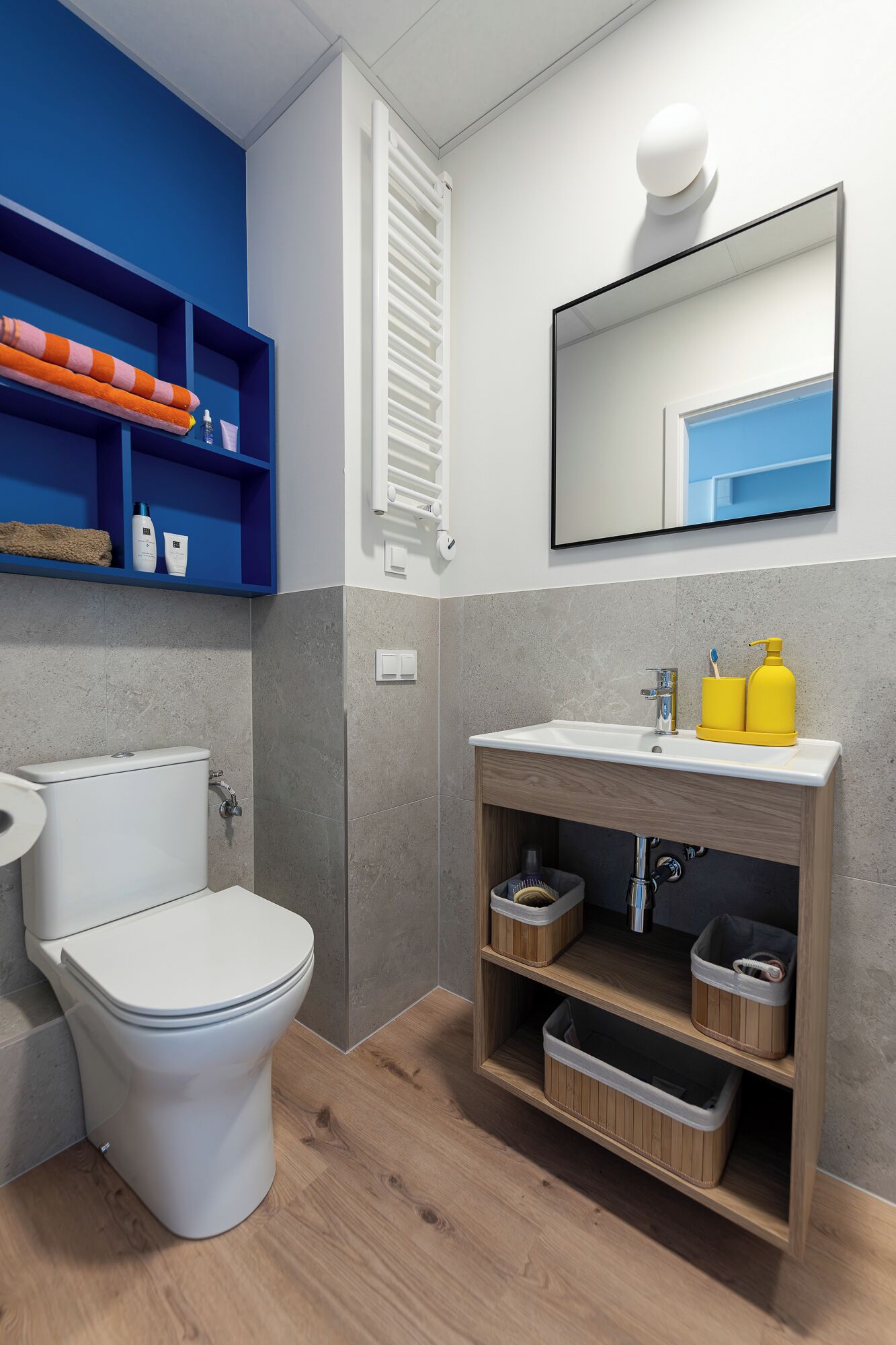 Habitación doble | Baño | Regadera y toallas 