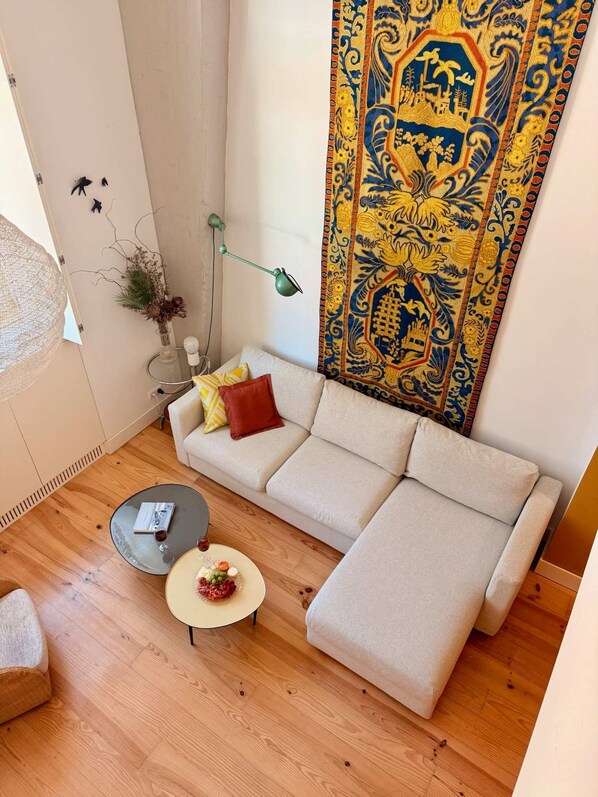 House, Accessible | 2 bedrooms, desk, Internet - Stylish Apartment Near Timeout Market (Lisbon)