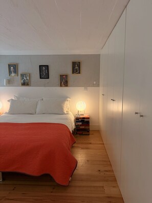 House, Accessible | 2 bedrooms, desk, Internet - Stylish Apartment Near Timeout Market (Lisbon)