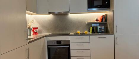 Apartemen, akses difabel | 2 kamar tidur dan internet