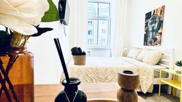 1 bedroom, bed sheets