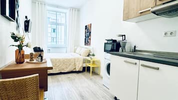 1 bedroom, bed sheets