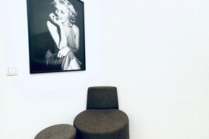 Interior - 4BR Apartment for 8P, 10Min to FAC Platz (Vienna)