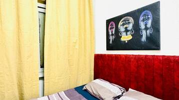 4 bedrooms, bed sheets