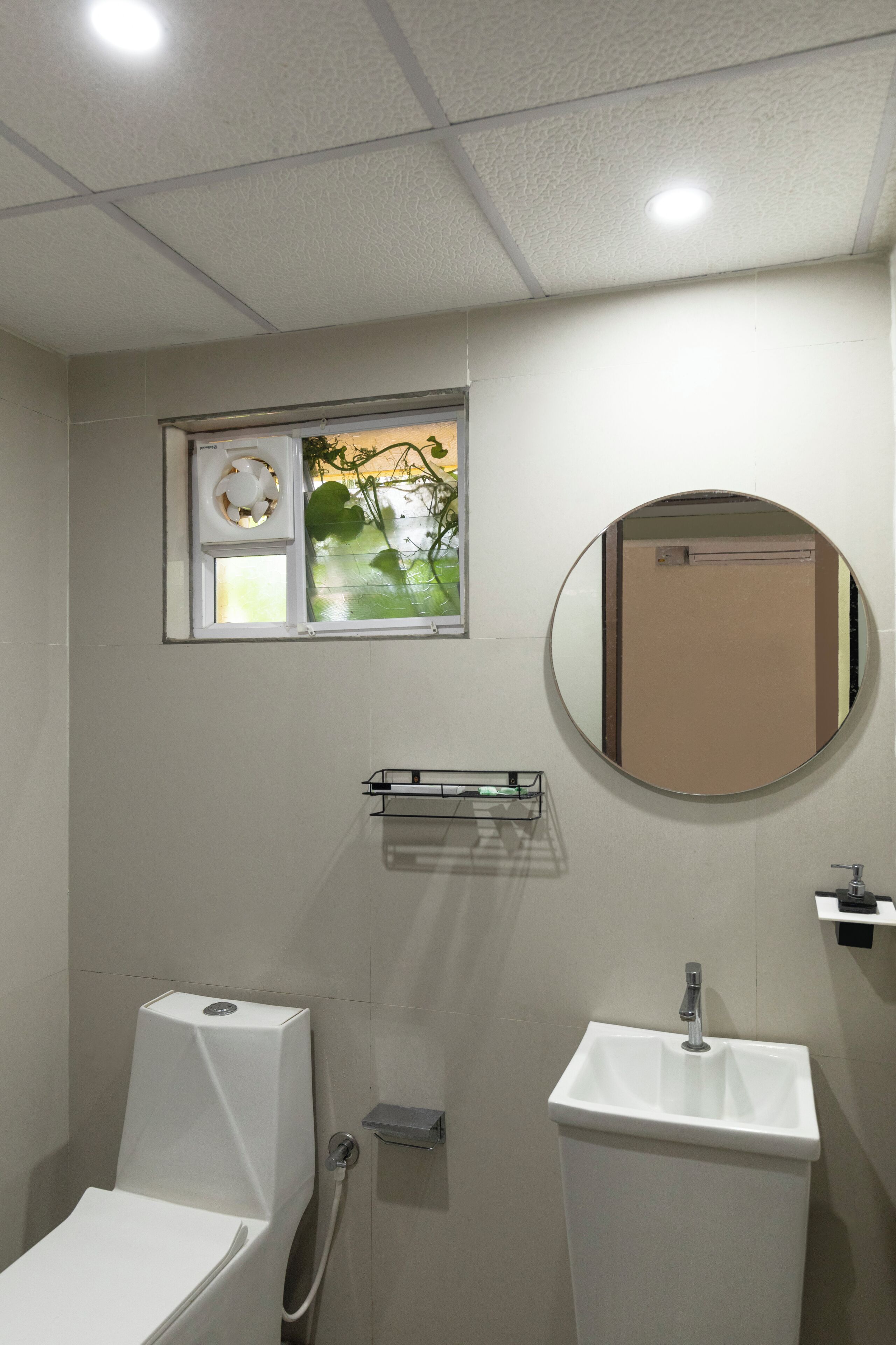 Shared Dormitory, Lake View | Bilik Mandi | Pancuran mandi, kelengkapan dandanan diri percuma, pengering rambut 