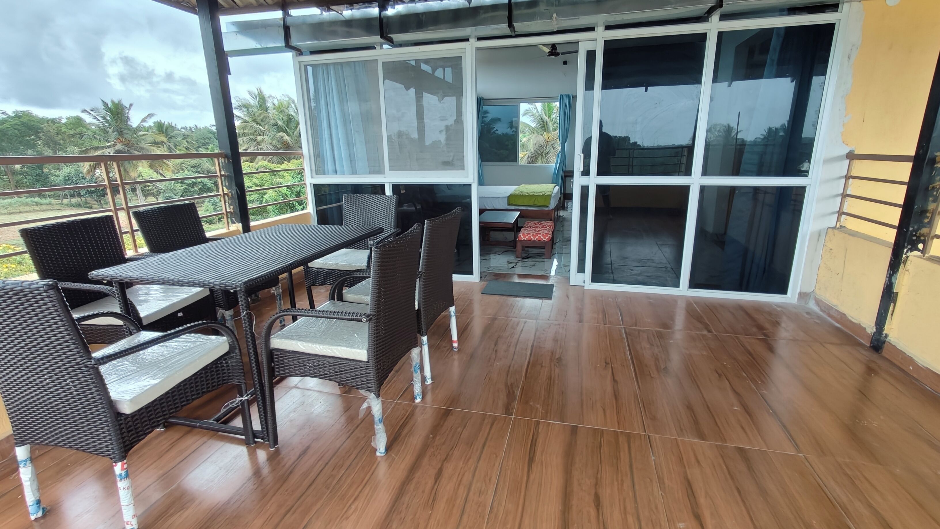 Deluxe Room, Lake View | Laptop workspace, blackout curtains, free WiFi