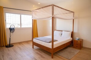 Fer et planche à repasser, Wi-Fi, draps fournis