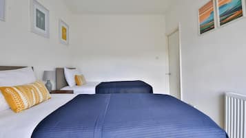 House (Neath Valley – Family Haven near Wa) | 3 bedrooms, free WiFi