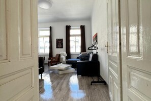 Living area - Comfortable Studio Stay | Close to FAC Platz (Vienna)