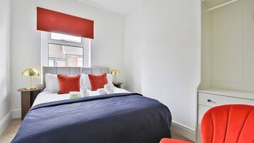 House (Charming 3 Bed Home Near Caerphilly C) | 3 bedrooms, free WiFi