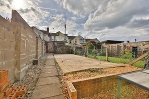 Exterior - Charming 3 Bed Home Near Caerphilly Castle (Caerphilly)