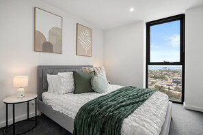 1 bedroom, iron/ironing board, WiFi, bed sheets - Stylish 1BR Southbank | City Views | Walk to Crown (Southbank)