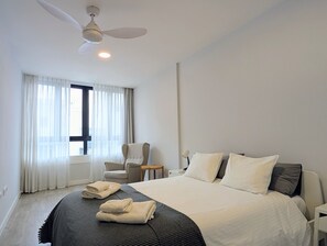 2 多间卧室、熨斗/熨衣板、免费 WiFi、床单