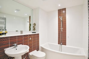 Apartment (Impressive Beach View Duplex Penthous) | Bathroom