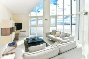 Apartment (Impressive Beach View Duplex Penthous) | Wohnzimmer